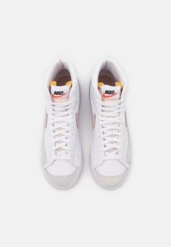 Nike Sportswear BLAZER MID 77 - Sneaker High - White/pink Oxford/black/summit White -Modeschuhe 0689003b50fb4f57aba4fbccf8d289ea