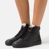 Vivienne Westwood CLASSIC TRAINER - Sneaker High - Black -Modeschuhe 079d7db58cc74a65bfcfa5d413b59764