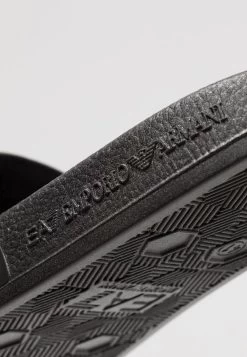 EA7 Emporio Armani VISIBILITY UNISEX - Pantolette Flach - Black 13 EA7 Emporio Armani VISIBILITY UNISEX - Pantolette Flach - Black -Modeschuhe 0cdb4a368a0d457788c787c775a63d51