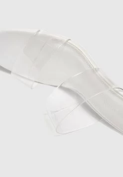 PULL & BEAR WITH DETAIL - Badesandale - White -Modeschuhe 1da498a1c51144c8b1a5364f21cbd962