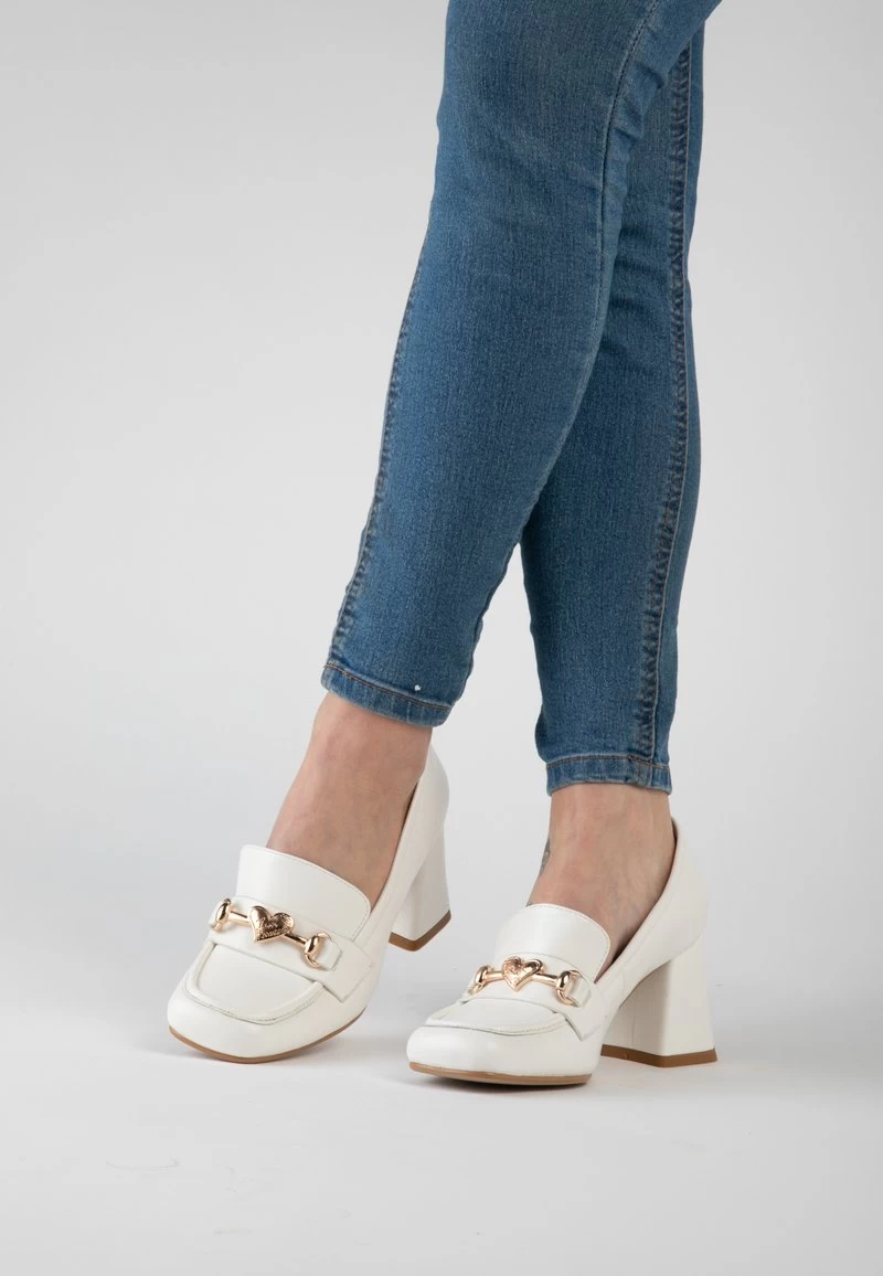 Braccialini Pumps - White 3 Braccialini Pumps - White