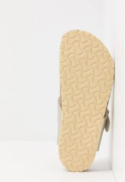 Birkenstock GIZEH - Zehentrenner - Electric Metallic Copper -Modeschuhe 248f097b2a06489fa91a041cc560059f