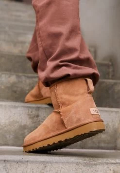 Ugg CLASSIC MINI - Ankle Boot - Chestnut -Modeschuhe 307c3b1e2d2543b7b692bd9f83f75992