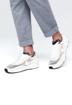 Nike Sportswear WAFFLE ONE UNISEX - Sneaker Low - Summit White/white-black-orange