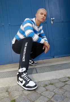 Nike Sportswear NIKE DUNK HI RETRO BTTYS - Sneaker High - White/black/total Orange -Modeschuhe 339446d643d047cebb84cd9190569595