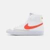 Nike Sportswear BLAZER MID '77 BG UNISEX - Sneaker High - White/picante Red/coconut Milk/white -Modeschuhe 35617aece37444eda42ff43cabac0770