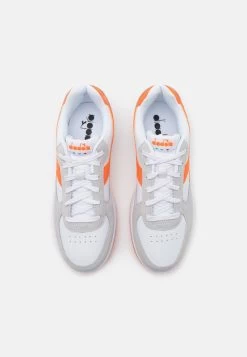 Diadora RAPTOR - Sneaker Low - White/orange Vibrant 11 Diadora RAPTOR - Sneaker Low - White/orange Vibrant -Modeschuhe 357ae62e119840ca8b1557fdc78ee343