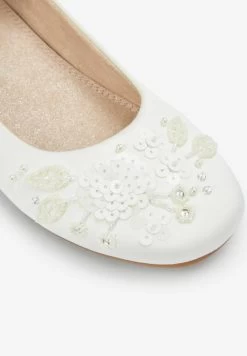 Next STANDARD - Riemchenballerina - Ivory Satin Floral Embellished Occasion Heel 12 Next STANDARD - Riemchenballerina - Ivory Satin Floral Embellished Occasion Heel -Modeschuhe 3783615aa10049aaa058a9f39b79aa2b