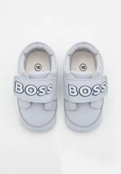 BOSS Kidswear SLIPPERS - Geschenk Zur Geburt - Pale Blue 10 BOSS Kidswear SLIPPERS - Geschenk Zur Geburt - Pale Blue -Modeschuhe 406e590f409045849275c1a2f4aae9eb