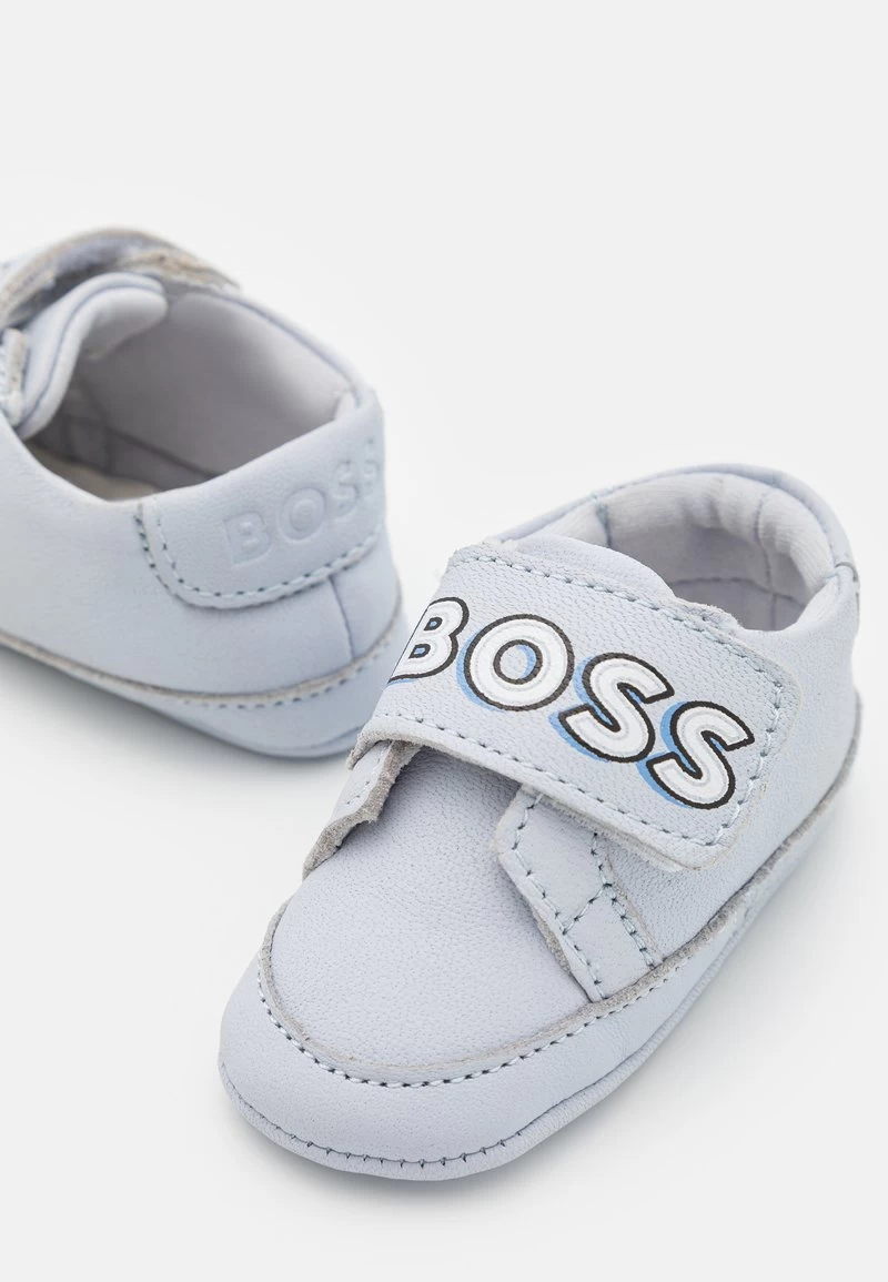 BOSS Kidswear SLIPPERS - Geschenk Zur Geburt - Pale Blue 8 BOSS Kidswear SLIPPERS - Geschenk Zur Geburt - Pale Blue – Bild 6