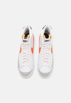 Nike Sportswear BLAZER MID '77 VNTG - Sneaker High - White/safety Orange/wolf Grey/black 11 Nike Sportswear BLAZER MID '77 VNTG - Sneaker High - White/safety Orange/wolf Grey/black -Modeschuhe 5895dfa5e3a74f91ae892707eb8c5c73