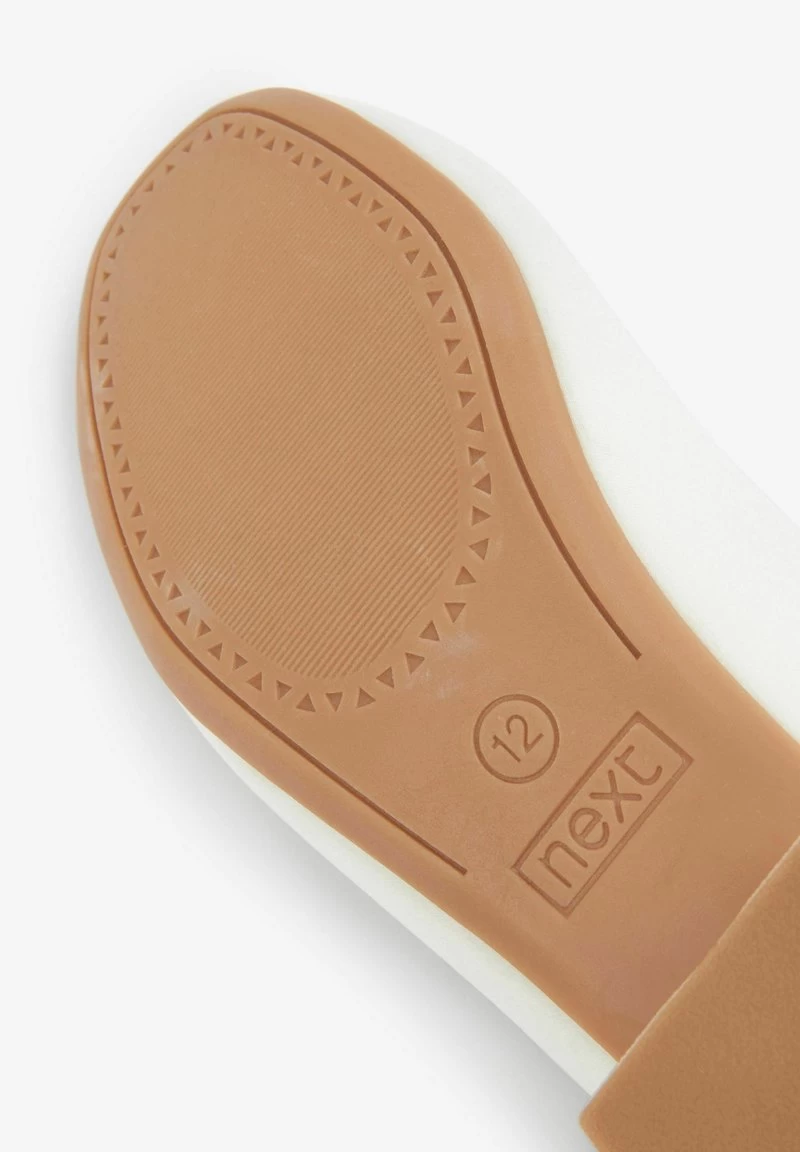 Next STANDARD - Riemchenballerina - Ivory Satin Floral Embellished Occasion Heel 6 Next STANDARD - Riemchenballerina - Ivory Satin Floral Embellished Occasion Heel – Bild 4