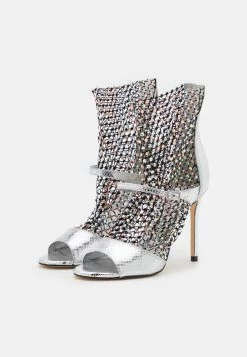 Guess ADYNE - Stiefelette - Silver 13 Guess ADYNE - Stiefelette - Silver -Modeschuhe 5c9b28f287c1408d94f6ec59be595dda