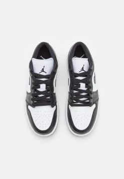 AIR JORDAN 1 - Sneaker Low - White/black 13 AIR JORDAN 1 - Sneaker Low - White/black -Modeschuhe 660efe8f9d814d21813c37d8f3b5ed8f