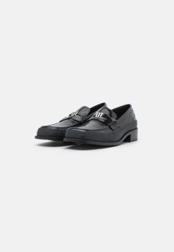 MISBHV THE BRUTALIST LOAFER - Slipper - Black 9 MISBHV THE BRUTALIST LOAFER - Slipper - Black -Modeschuhe 678bf9002a274e0a9ae3efd6b1b9b799