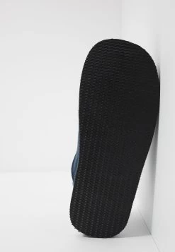 Shepherd HUGO - Hausschuh - Dark Navy 12 Shepherd HUGO - Hausschuh - Dark Navy -Modeschuhe 6b1c0823f8b8499f9c6fedcb7de9fabd