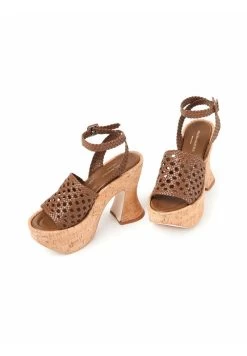 YARA - Plateausandalette - Cuoio 9 YARA - Plateausandalette - Cuoio -Modeschuhe 70ca064202764be6ae5edda7816b37a1