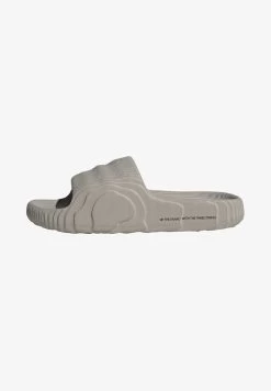 Adidas Originals ADILETTE UNISEX - Badesandale - Light Brown/light Brown/core Black