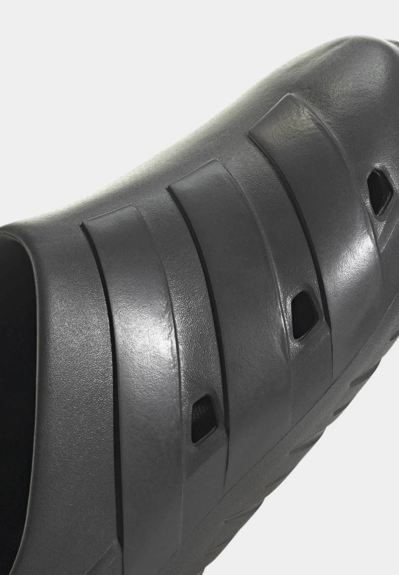 Adidas Sportswear ADICANE - Clogs - Carbon /core Black 7 Adidas Sportswear ADICANE - Clogs - Carbon /core Black – Bild 5