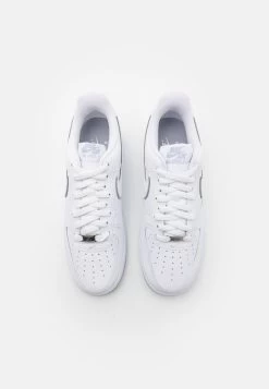 Nike Sportswear AIR FORCE 1 07 - Sneaker Low - White/wolf Grey -Modeschuhe 9a4f39fa926b48429769c2338f989a06