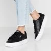 Puma VIKKY STACKED - Sneaker Low - Black 2 Puma VIKKY STACKED - Sneaker Low - Black -Modeschuhe 9fd6add790be4f6094518aa3a78c010e