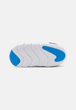 Nike Sportswear DYNAMO GO UNISEX - Slipper - Pure Platinum/stadium Green/black/light Photo Blue -Modeschuhe a609894b41914e8aa4151963c82841a4