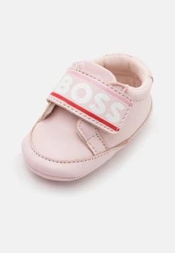 BOSS Kidswear CHAUSSURES - Krabbelschuh - Pinkpale 13 BOSS Kidswear CHAUSSURES - Krabbelschuh - Pinkpale -Modeschuhe b4f941d1ef134cb0aff53140083e19d6