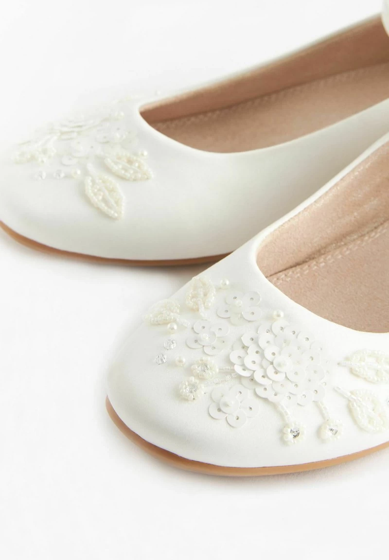 Next STANDARD - Riemchenballerina - Ivory Satin Floral Embellished Occasion Heel 5 Next STANDARD - Riemchenballerina - Ivory Satin Floral Embellished Occasion Heel – Bild 3