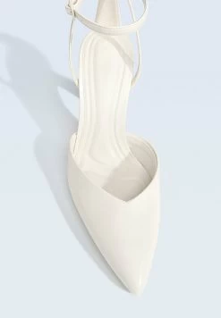 Stradivarius WITH ANKLE STRAPS - Brautschuh - Off White -Modeschuhe bbfba3d5192e45fcad69d832c07cd24d