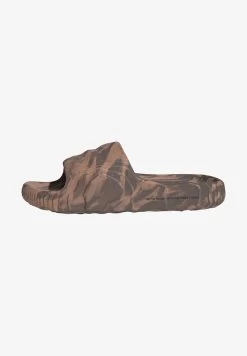 Adidas Originals ADILETTE UNISEX - Badesandale - Clay Strata/earth Strata/core Black
