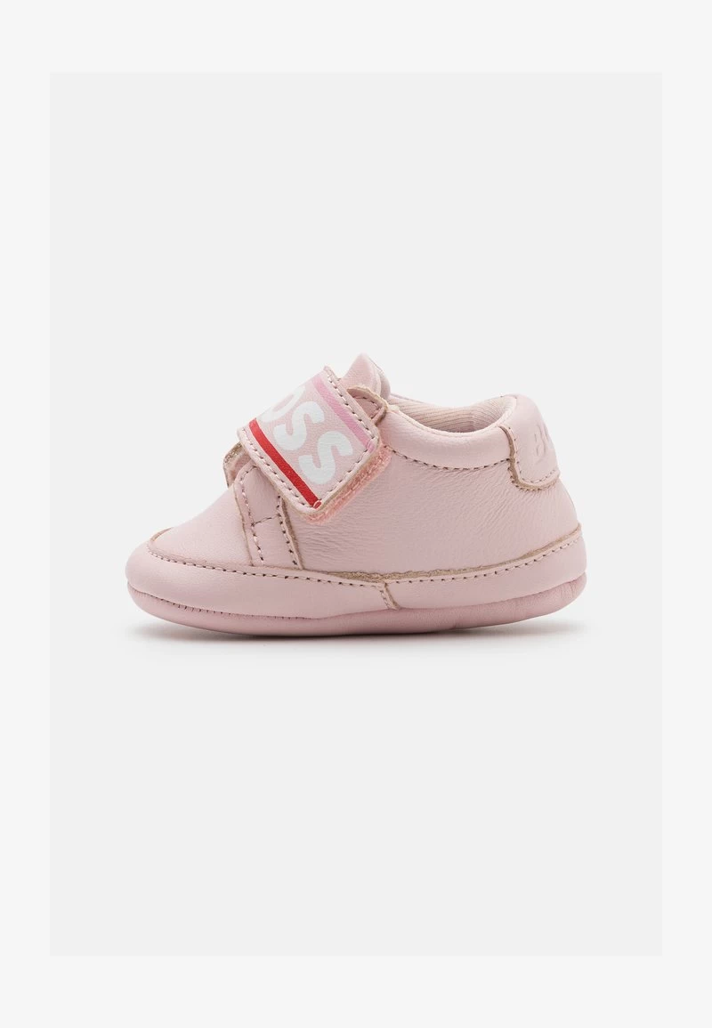 BOSS Kidswear CHAUSSURES - Krabbelschuh - Pinkpale 3 BOSS Kidswear CHAUSSURES - Krabbelschuh - Pinkpale