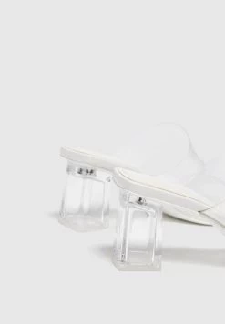 PULL & BEAR WITH DETAIL - Badesandale - White -Modeschuhe d64cda74daf245febd17866f3cbf0559