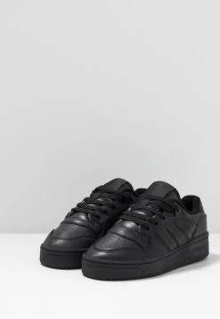 Adidas Originals RIVALRY - Sneaker Low - Core Black/footwear White -Modeschuhe d6e8477c5d4540fca0d43445b927a606