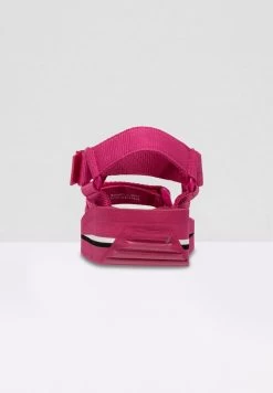 Fila TOMAIA - Trekkingsandale - Carmine -Modeschuhe eab32e28315b4f73913f89a2253f7673